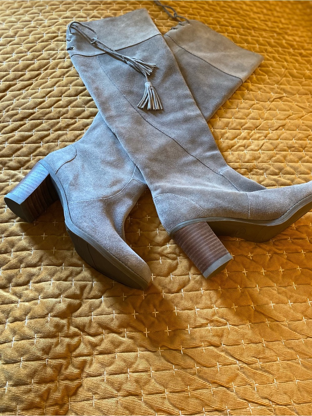 NWOT, Dr Scholl’s Chic Women's Knee-High Suede Block Heel Boots - Taupe